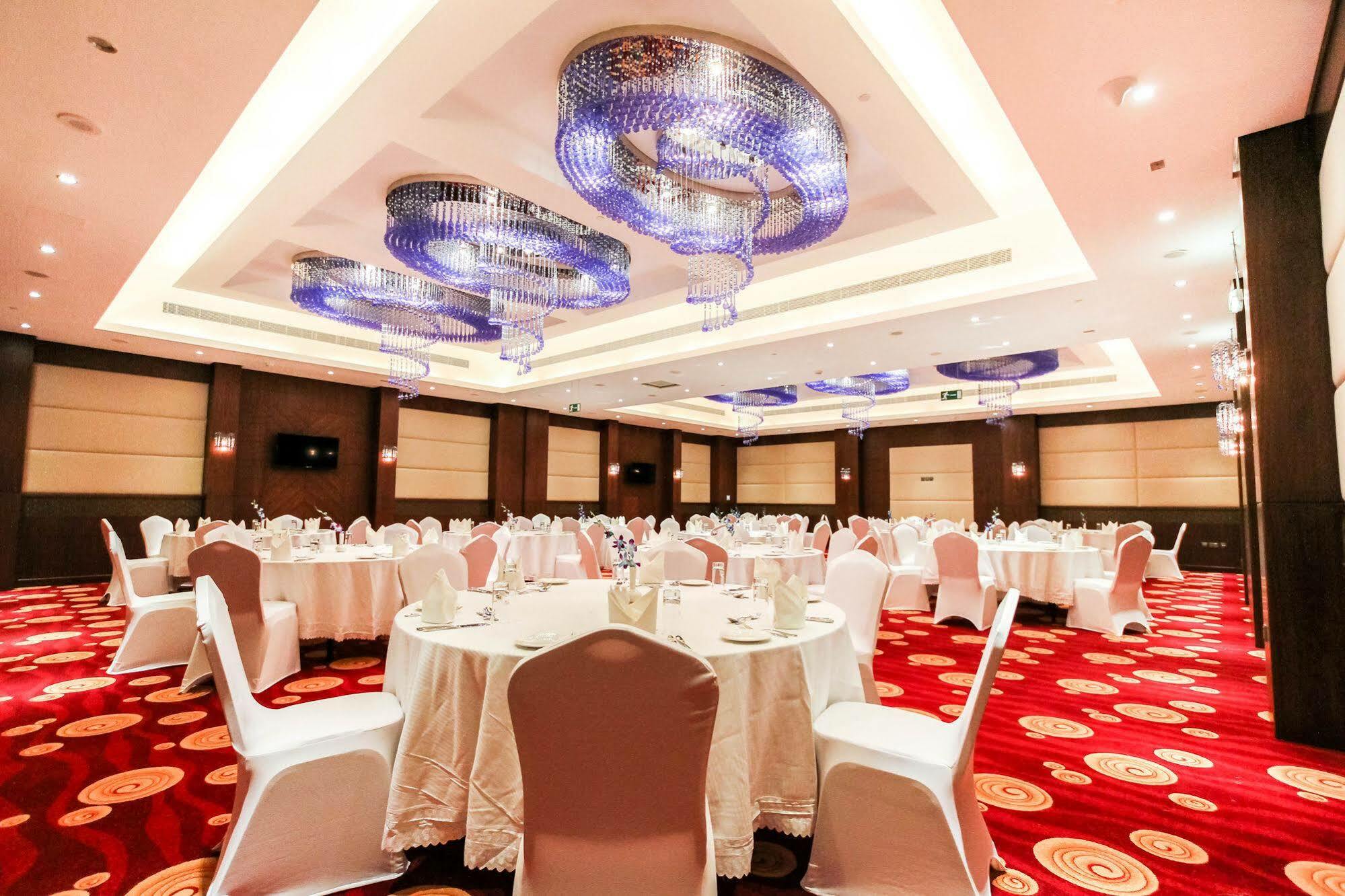 Danat Capital Hotel Abu Dhabi Exteriör bild