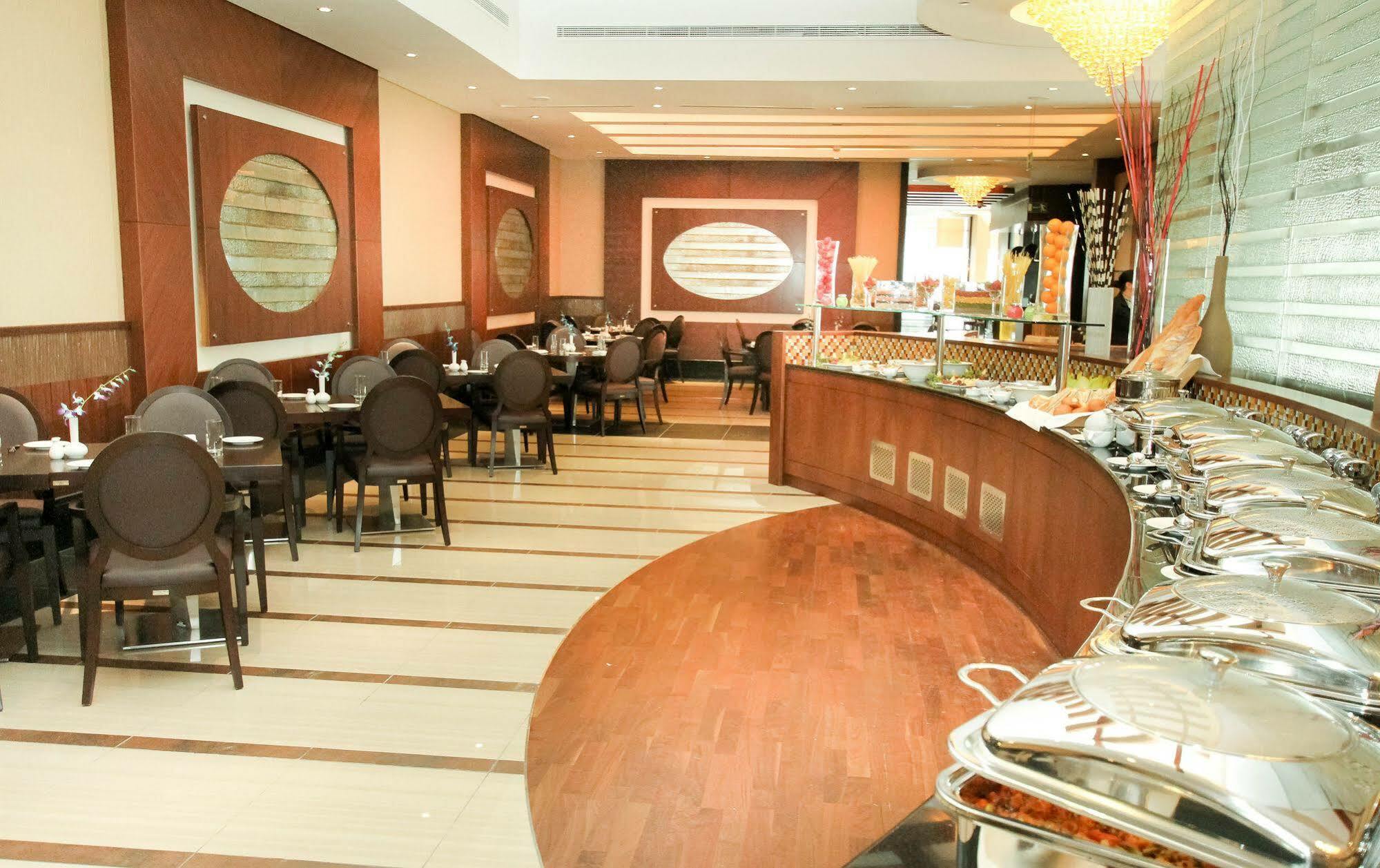 Danat Capital Hotel Abu Dhabi Exteriör bild